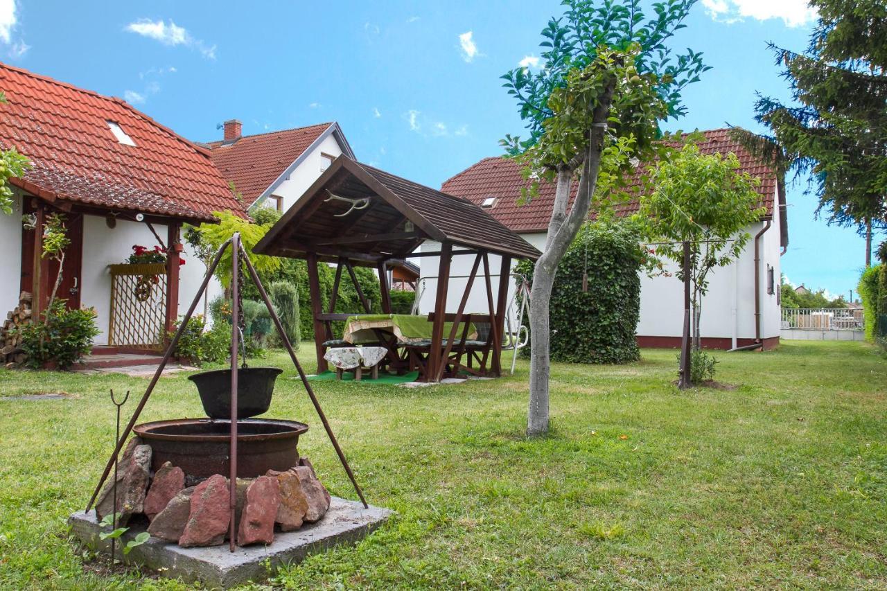 BalatonmáriafürdőFamilia Nyaralo 117别墅 外观 照片